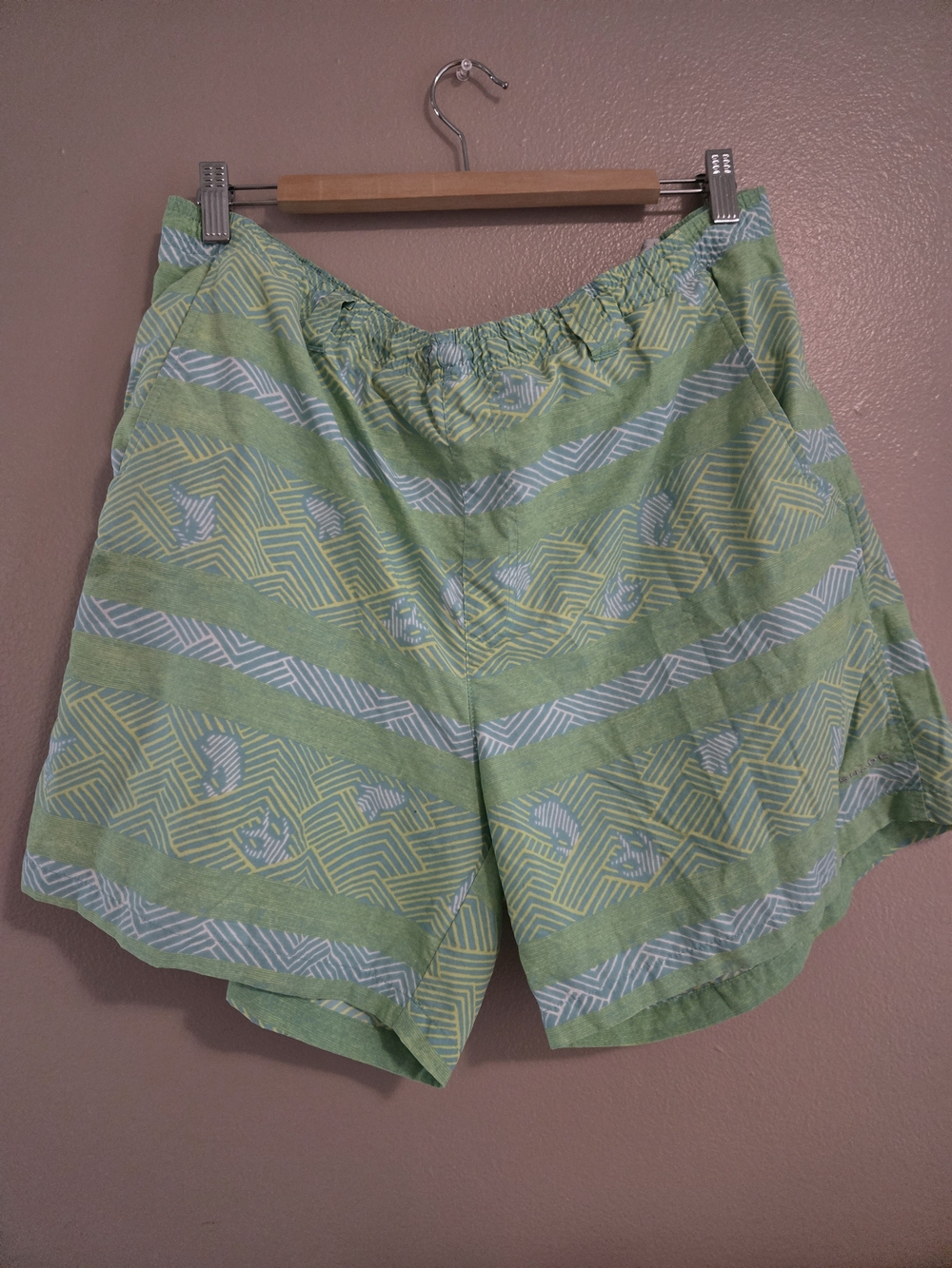 Columbia PFG Sportswear Company Lrg Mens Green Tribal Elastic-Waist Swim Shorts